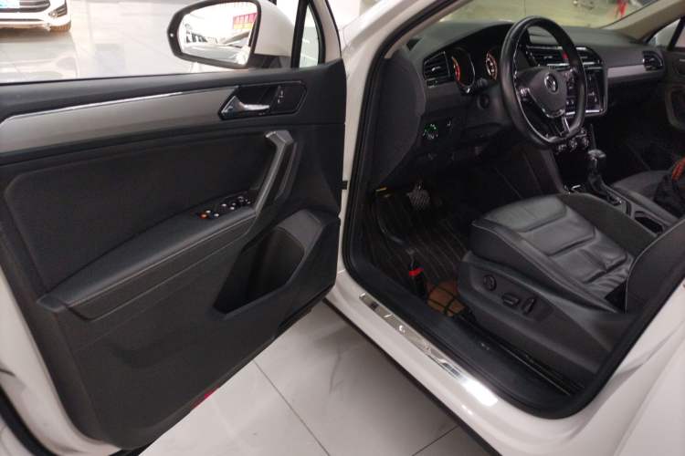 Used Volkswagen Tiguan L 2021 330TSI Automatic Two-Wheel Drive Smart Edition