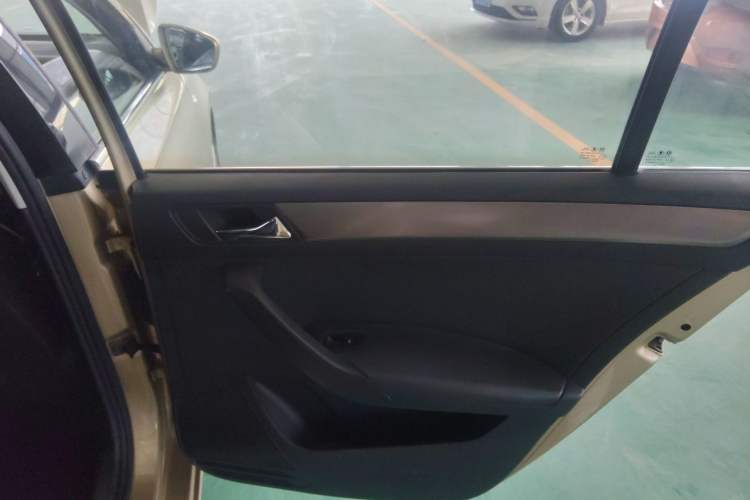 Used Volkswagen Santana 2013 1.6L Automatic Comfort Edition
