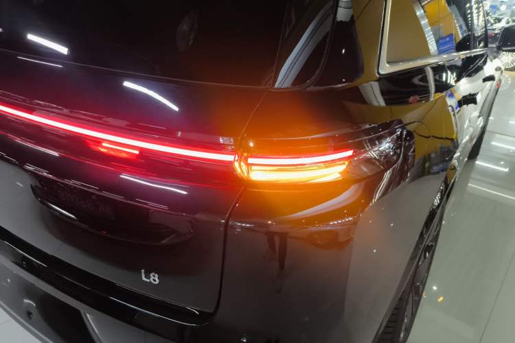 Used Li Auto L8 2025 Max Smart Refresh Edition
