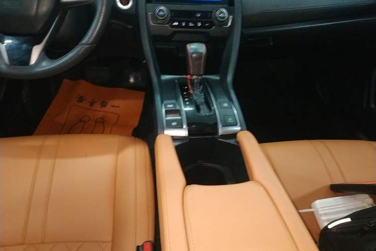 Used Honda Civic 2021 HATCHBACK 220TURBO CVT New Trendsetter
