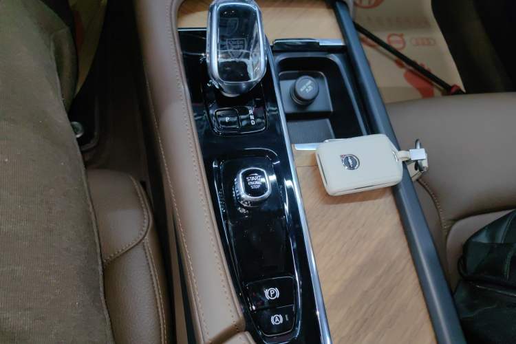 Used Volvo S90 2024 B5 Zhiyi Luxury Edition
