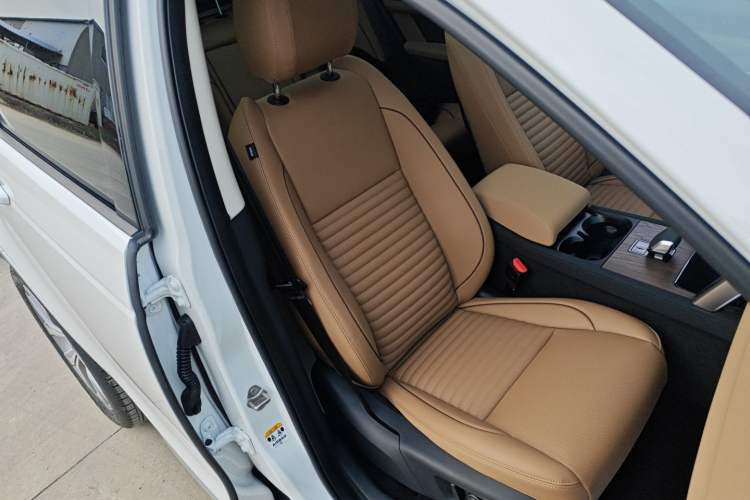 Used Land Rover Discovery Sport 2025 249 PS Performance Tech Edition
