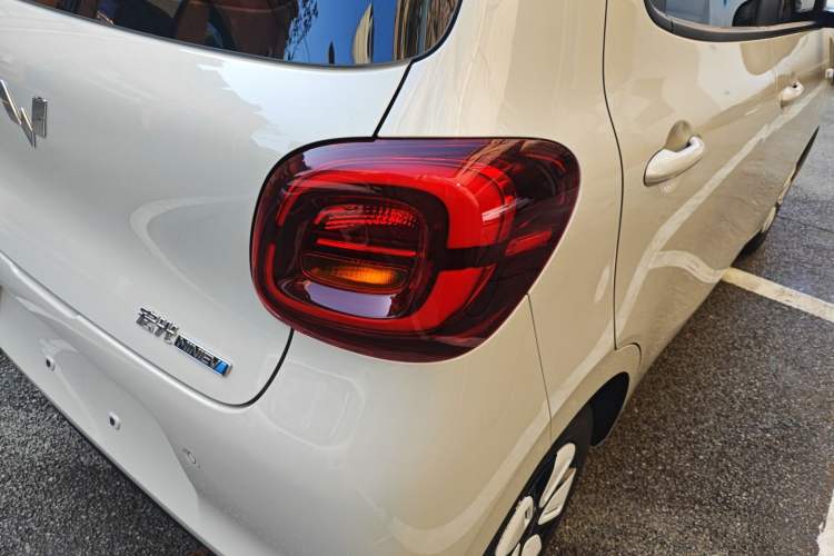 Used Wuling Hongguang MINIEV 2025 Four-Door Version Advanced Edition
