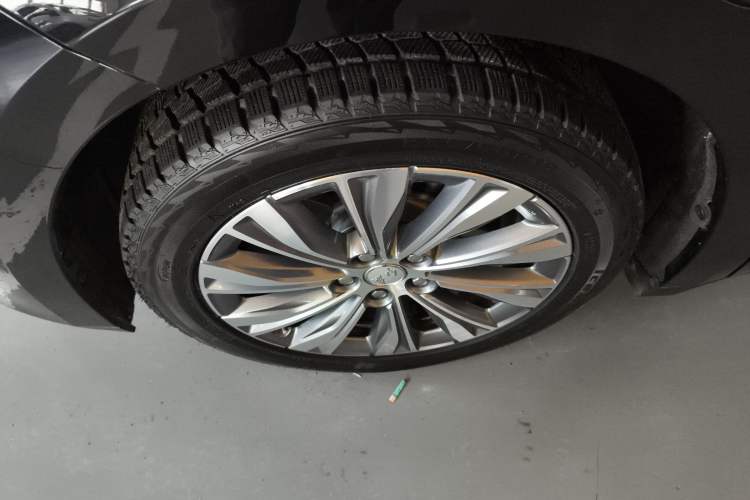 Used Hongqi E-QM5 2024 610 km PLUS
