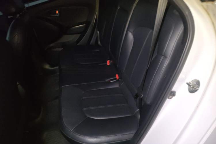 Used Hyundai ix35 2015 2.0L Automatic 2WD Smart Type China IV
