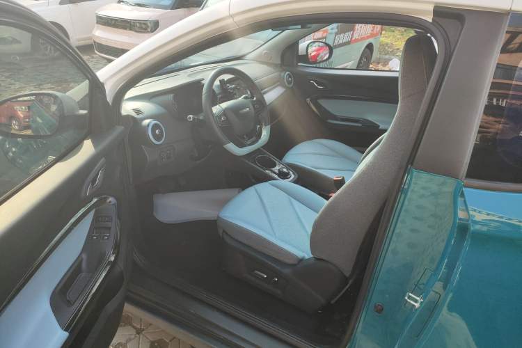 Used Chery Little Ant 2022 Sweet Pink Edition Full Sugar Version Lithium Iron Phosphate 29.2 kWh 30 kW 301 km
