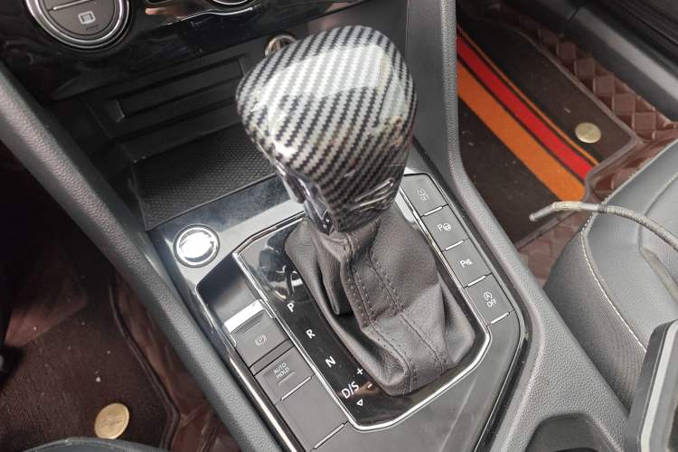 Used Volkswagen Tiguan L 2019 330TSI Automatic Two-Wheel Drive Smart Luxury Version China V Emission Standard