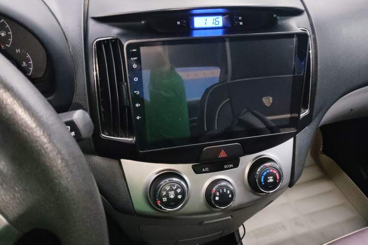 Used Hyundai Celesta 2015 1.6L Automatic Comfort Model
