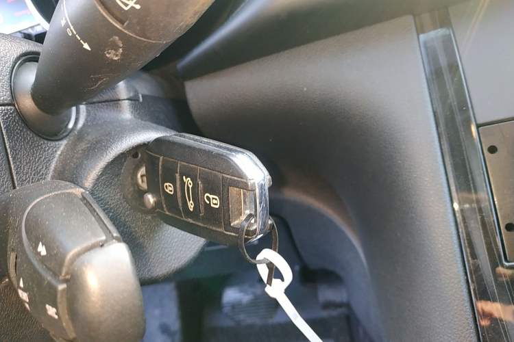 Used Peugeot 3008 2015 1.6THP Automatic Classic Edition