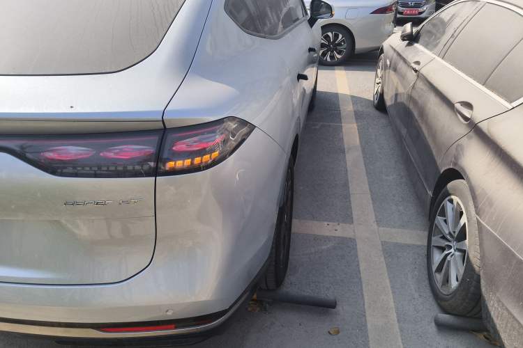 Used  HT 2023 670 Rear-Drive Ultra-High Voltage Version
