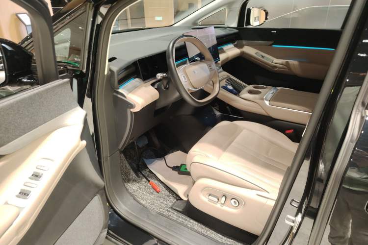 Used XPeng X9 2024 702 Ultra-Long Range Max