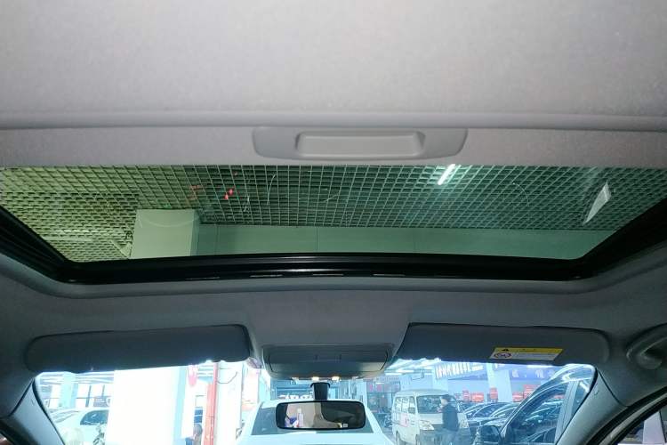 Used Peugeot 3008 2015 2.0L Automatic Classic Edition