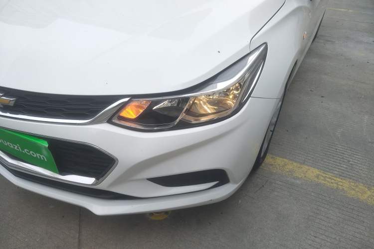 Used Chevrolet Cruze 2018 320 Automatic Pioneer Sunroof Edition
