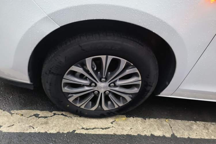 Used Buick GL8 2021 Land Cruiser Executive Class 652T Comfort Model
