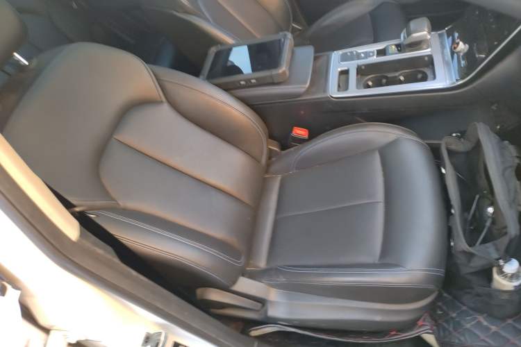 Used Roewe RX5 2020 PLUS 300TGI Automatic Ali National Style Luxury Edition
