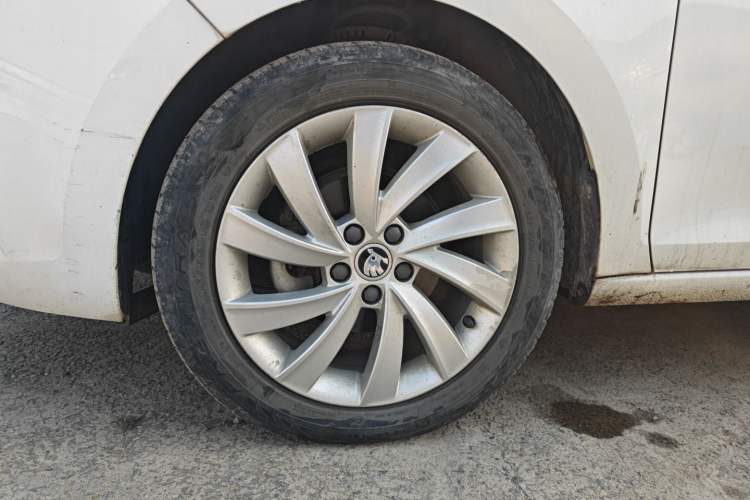 Used Skoda Rapid 2019 1.5L Automatic Comfort Edition China VI Standard