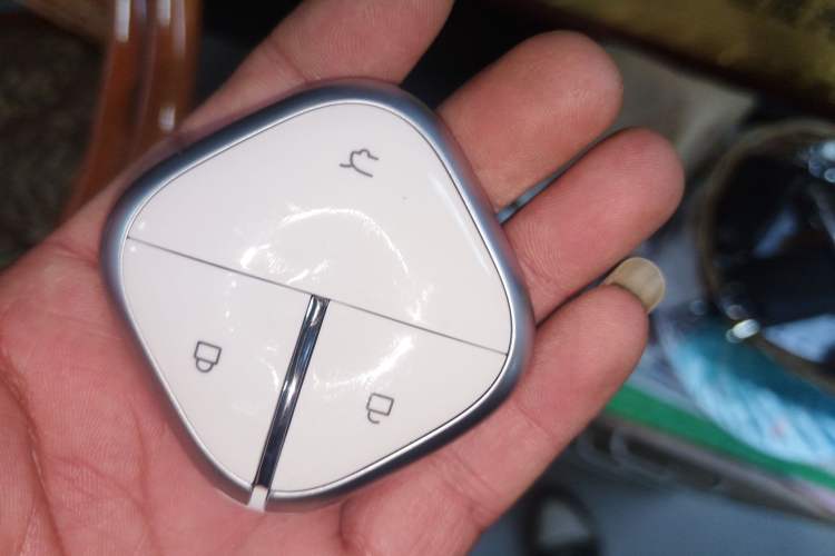 Used  V23 2025 401 Two-Wheel Drive Advanced Edition