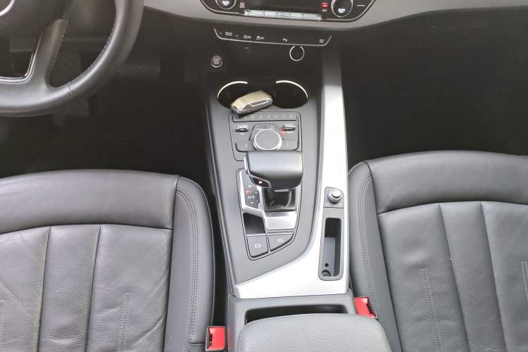 Used Audi A5 2020 Coupe 40 TFSI Fashion Edition China VI Emission Standard
