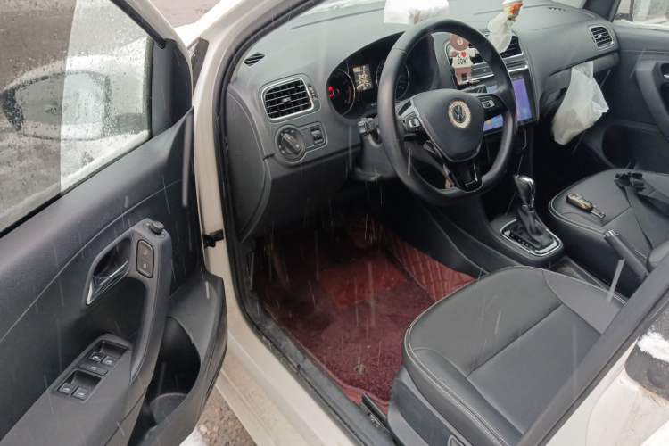 Used Volkswagen Polo 2016 1.6L Automatic Comfort Model