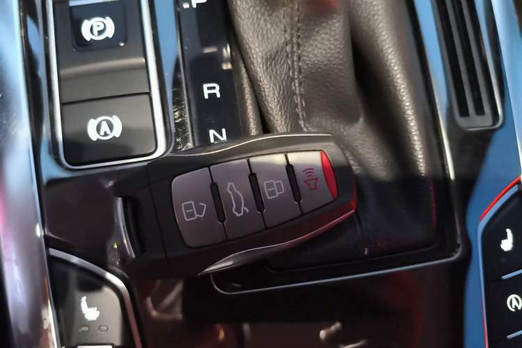 Used Haval H7 2017 Blue Label H7L 2.0T Automatic Prestige Model
