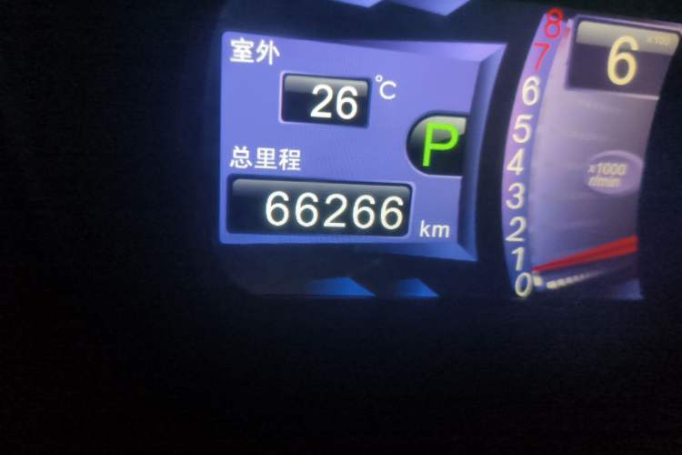 Used BYD M6 2013 2.4L Automatic Prestige Model
