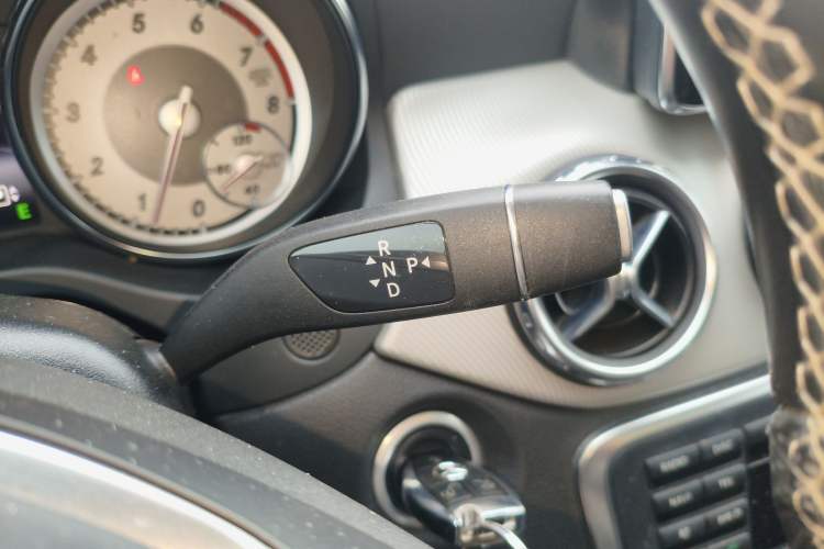 Used Mercedes-Benz GLA 2015 GLA 220 4MATIC Luxury Model
