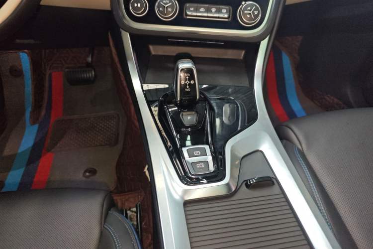 Used Lynk & Co 01 2019 2.0T Two-Wheel Drive Zhaopu Version China VI Standard
