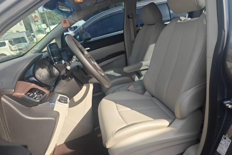 Used Buick GL8 2022 Land Cruiser Executive Class 652T Comfort Model
