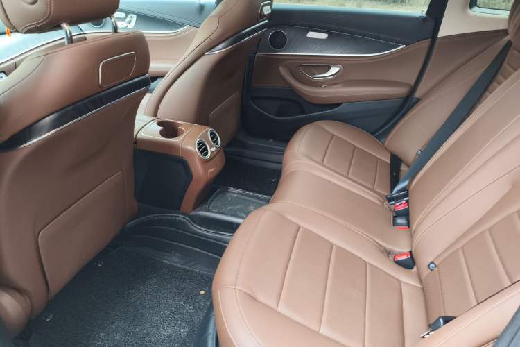 Used Mercedes-Benz E-Class 2019 E 300 L Sporty and Stylish Model
