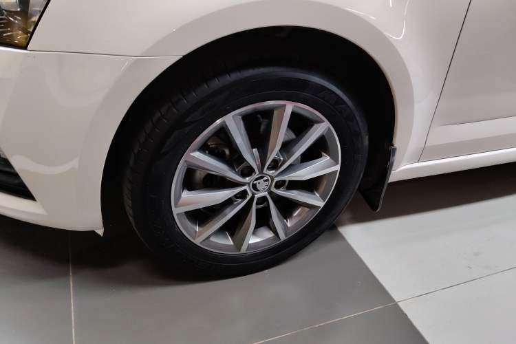 Used Skoda Octavia 2019 1.5L Automatic SmartDrive Comfort Edition China VI Standard
