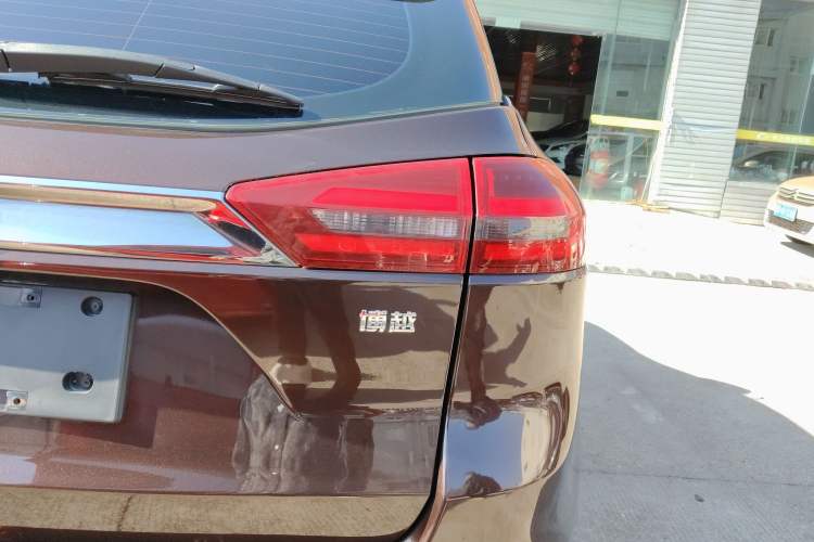 Used Geely Auto Emgrand X7 Sport 2018 1.8TD Automatic Two-Wheel Drive Smart Connect 4G Internet Edition