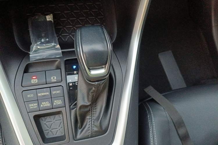 Used Toyota Wildlander 2023 2.0L CVT Four-Wheel Drive Luxury PLUS Edition
