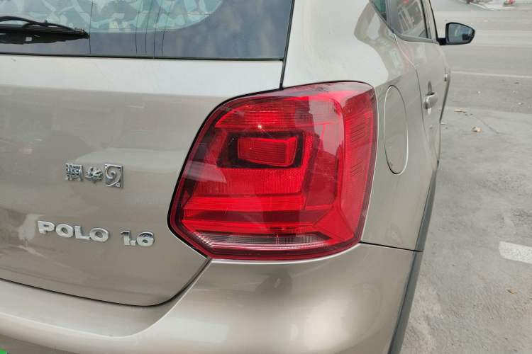 Used Volkswagen Polo 2014 1.6L Cross Polo Automatic
