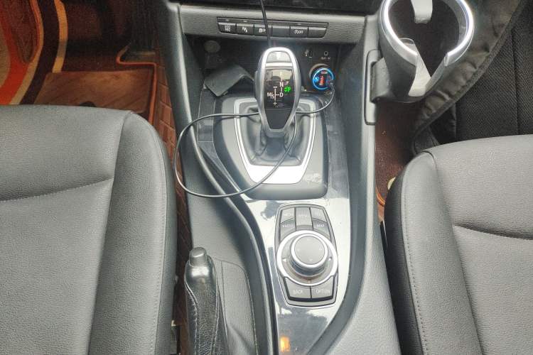 Used BMW X1 2015 sDrive18i Leading Edition
