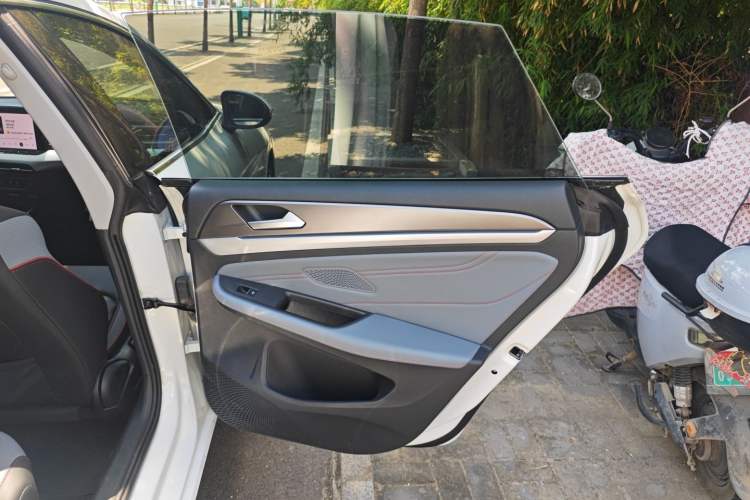 Used Volkswagen Lamando 2024 Lavida L 280TSI DSG Cool & Spicy Edition
