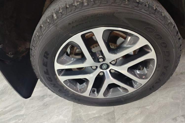 Used Land Rover Defender 2022 110 P400 Dark Edition