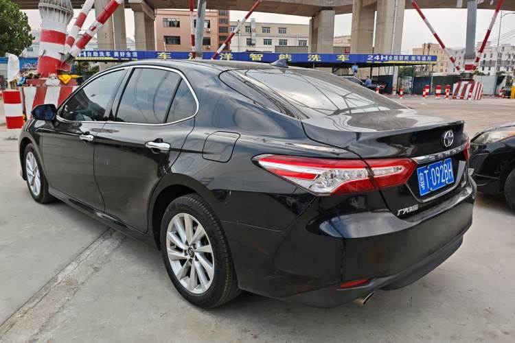 Used Toyota Camry 2021 2.0G Luxury Edition
