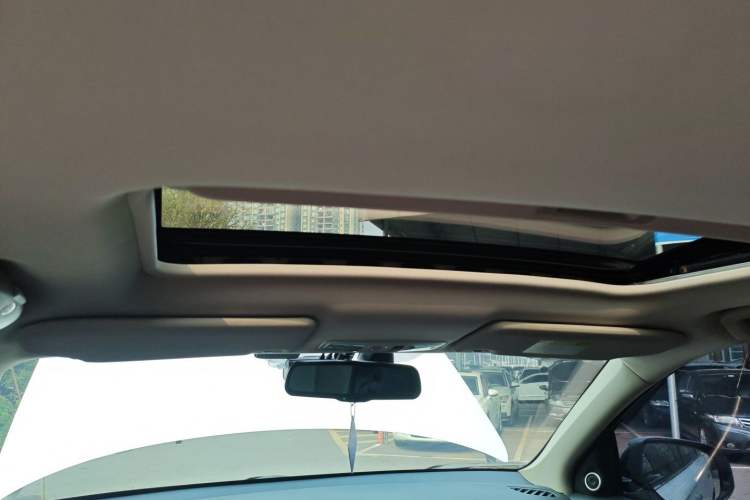 Used Mitsubishi Outlander 2019 2.4L 4x4 Zhi Xiang Edition 7 Seats China V Emission Standard
