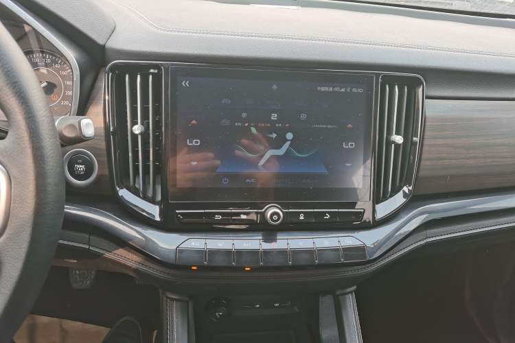 Used JMC Yuhu 9 2019 2.0T Manual Gasoline 4x4 Comfort Edition