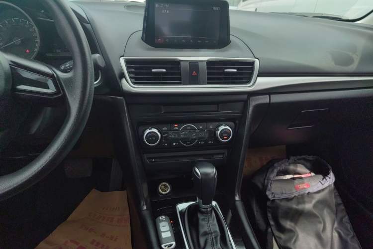 Used Mazda Mazda 3 Axela 2019 Cloud-Controlled Sedan 1.5L Automatic Luxury Model China VI Standard