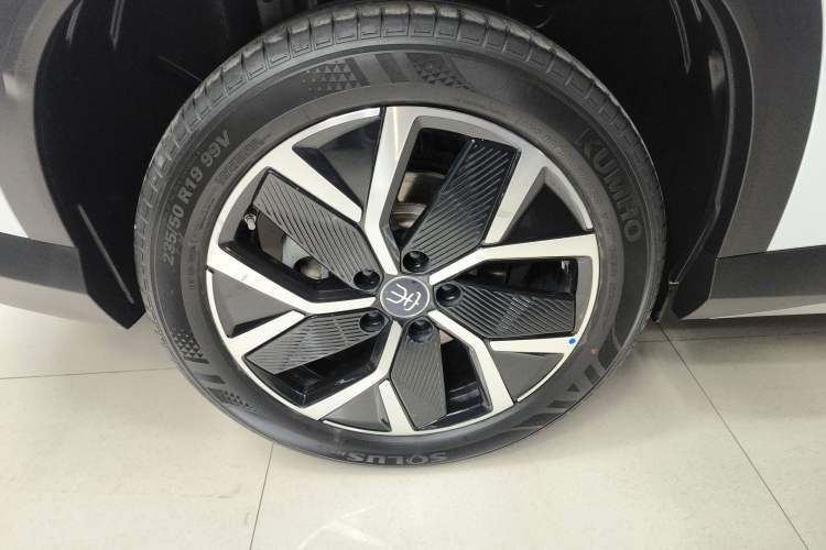 Used BYD Song L DM-i 2024 160km Beyond Edition
