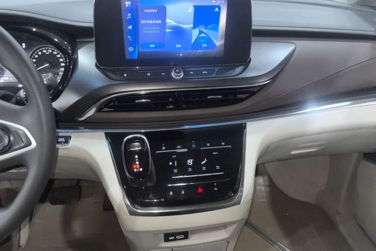 Used Buick GL8 2021 Land Cruiser Executive Class 652T Comfort Model
