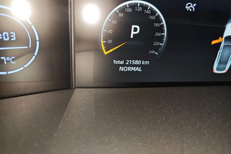 Used Changan UNI-V 2023 1.5T Prestige Model
