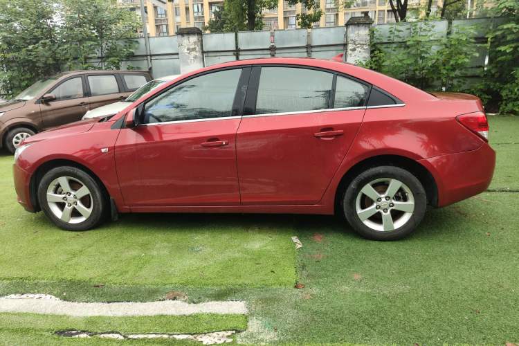 Used Chevrolet Cruze 2013 1.8L SE AT
