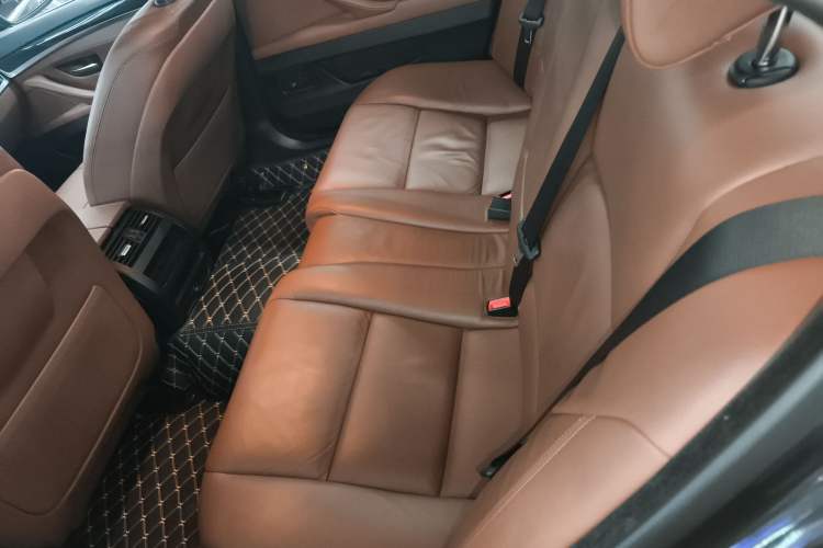 Used BMW 5 Series 2014 520Li Elegant Model
