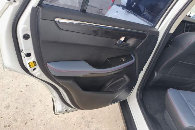 Used SWM G05 2021 PRO 1.5T Automatic Prestige 7-seater
