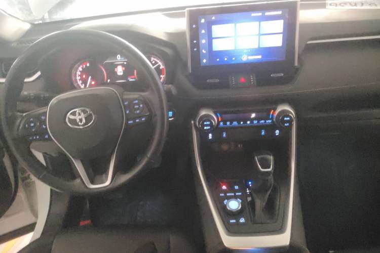 Used Toyota RAV4 2021 2.0L CVT Four-Wheel Drive Premium Edition