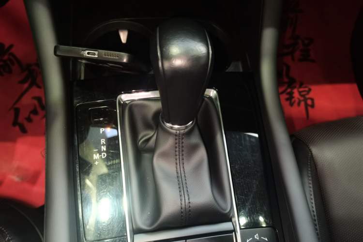 Used Mazda Mazda 3 Axela 2020 2.0L Automatic Luxury Version
