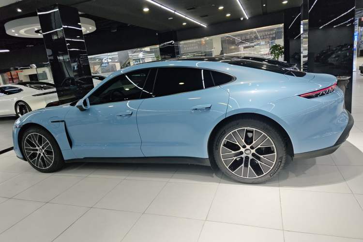 Used Porsche Taycan 2022-Year Updated Taycan
