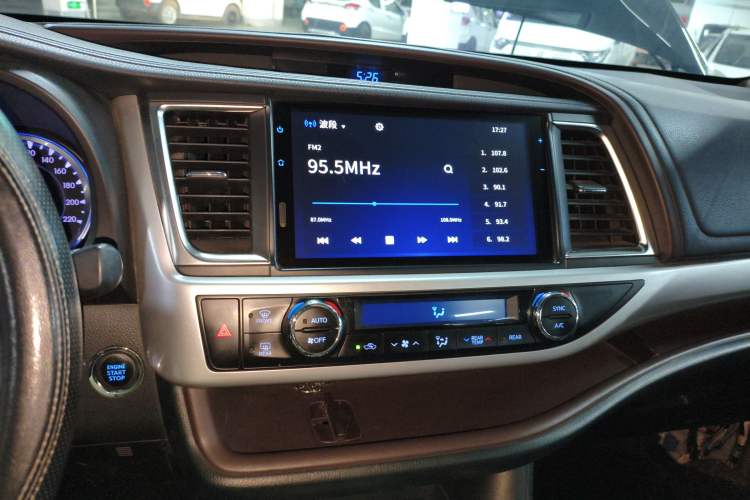 Used Toyota Highlander 2018 2.0T Four-Wheel Drive Prestige Version 7 Seats China V Emission Standard
